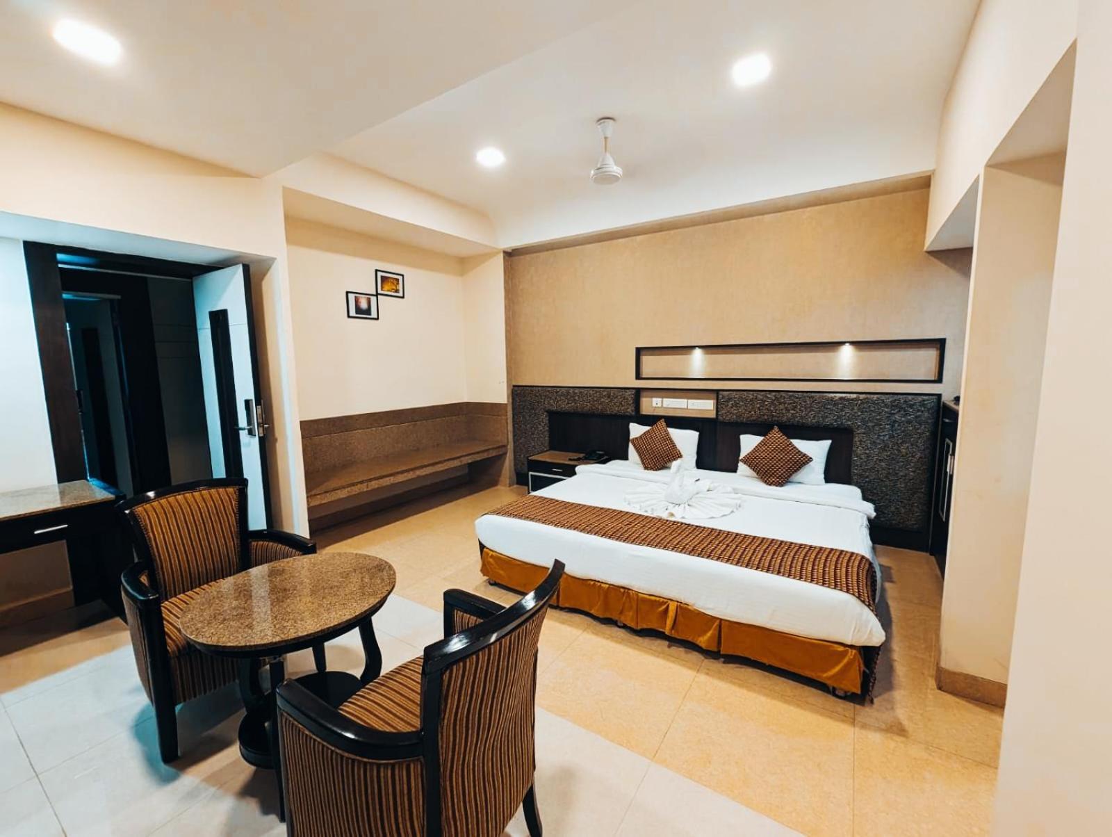 Hotel Southern Residency Kelambākkam Exterior foto